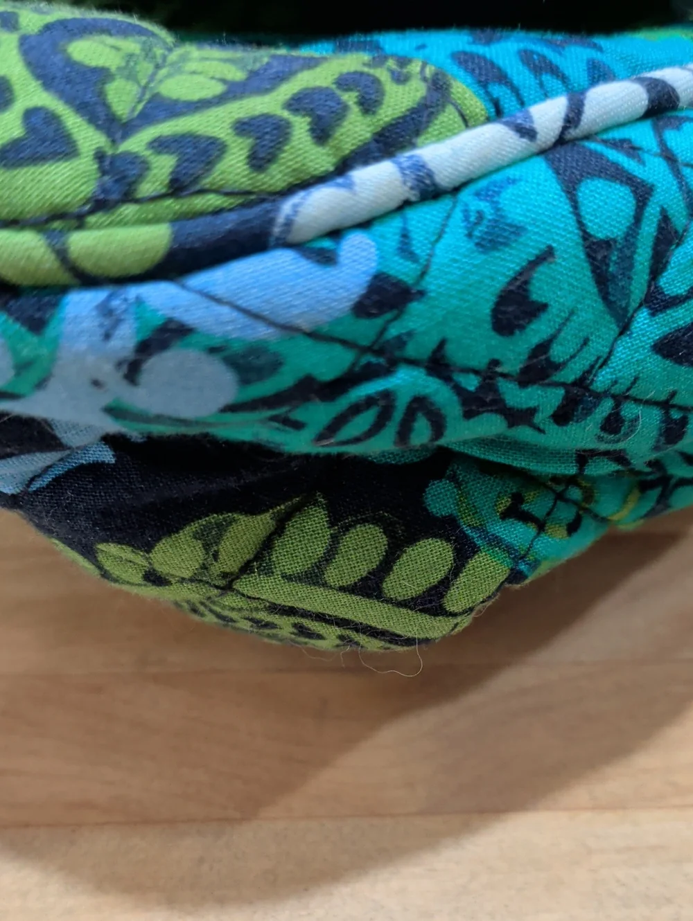 Vera Bradley Blue, Teal, Green & White Quilted Crossbody Messenger Bag - Picture 12 of 13